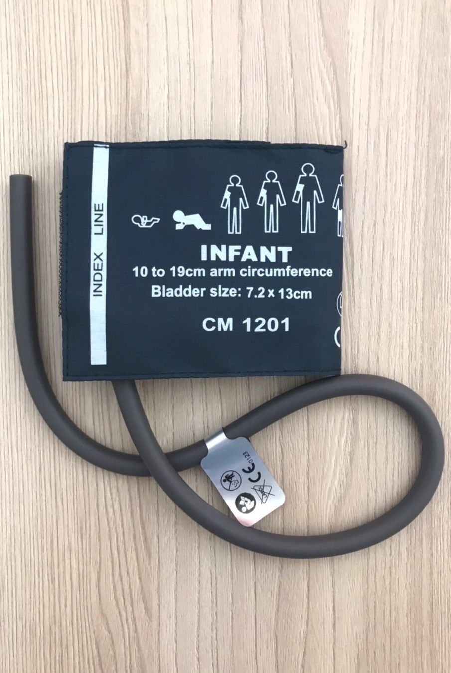 NIBP Cuff BP Cuff Infant 10-19 Cm Single tube_ผ้าคัพผ้าพันแขนวัดความดันเด็กเล็กขนาด 10-19 ซม.แบบท่อยางเดี่ยวสำหรับเครื่องวัดความดันเครื่องมอนิเตอร์ผู้ป่วย